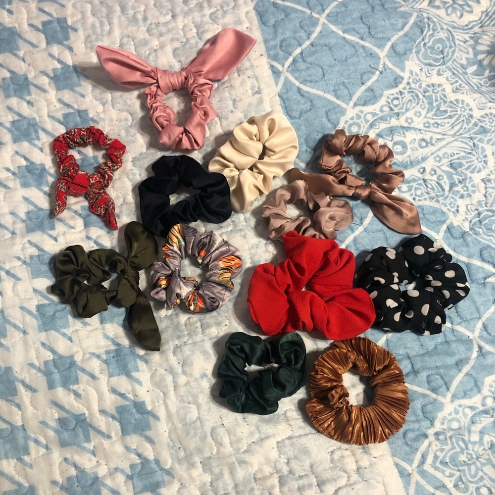 12 scrunchies, new!